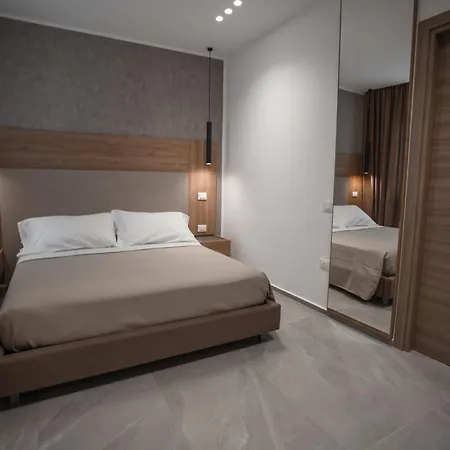 Alexander House Hotel *