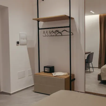 Hotel Alexander House San Ferdinando