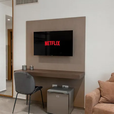 Alexander House * San Ferdinando