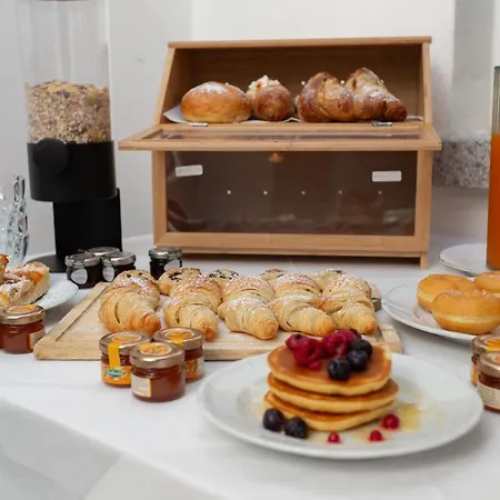 Alexander House San Ferdinando