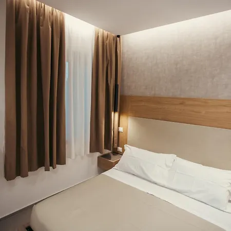 Hotel Alexander House *