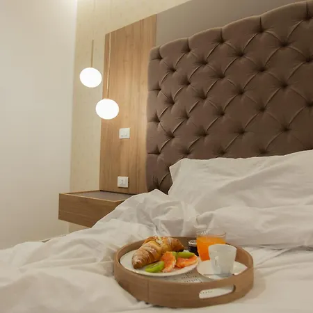 Alexander House Hotel